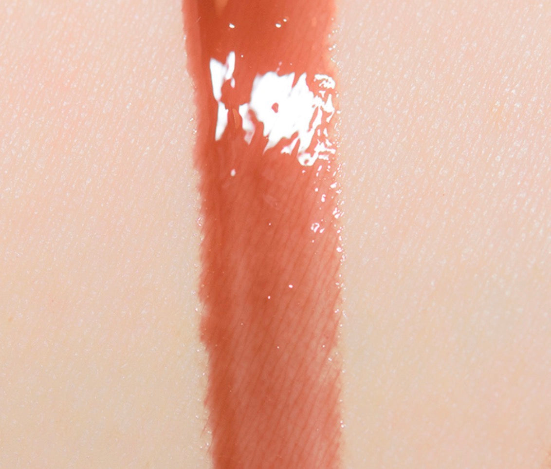 So glassy lip gloss