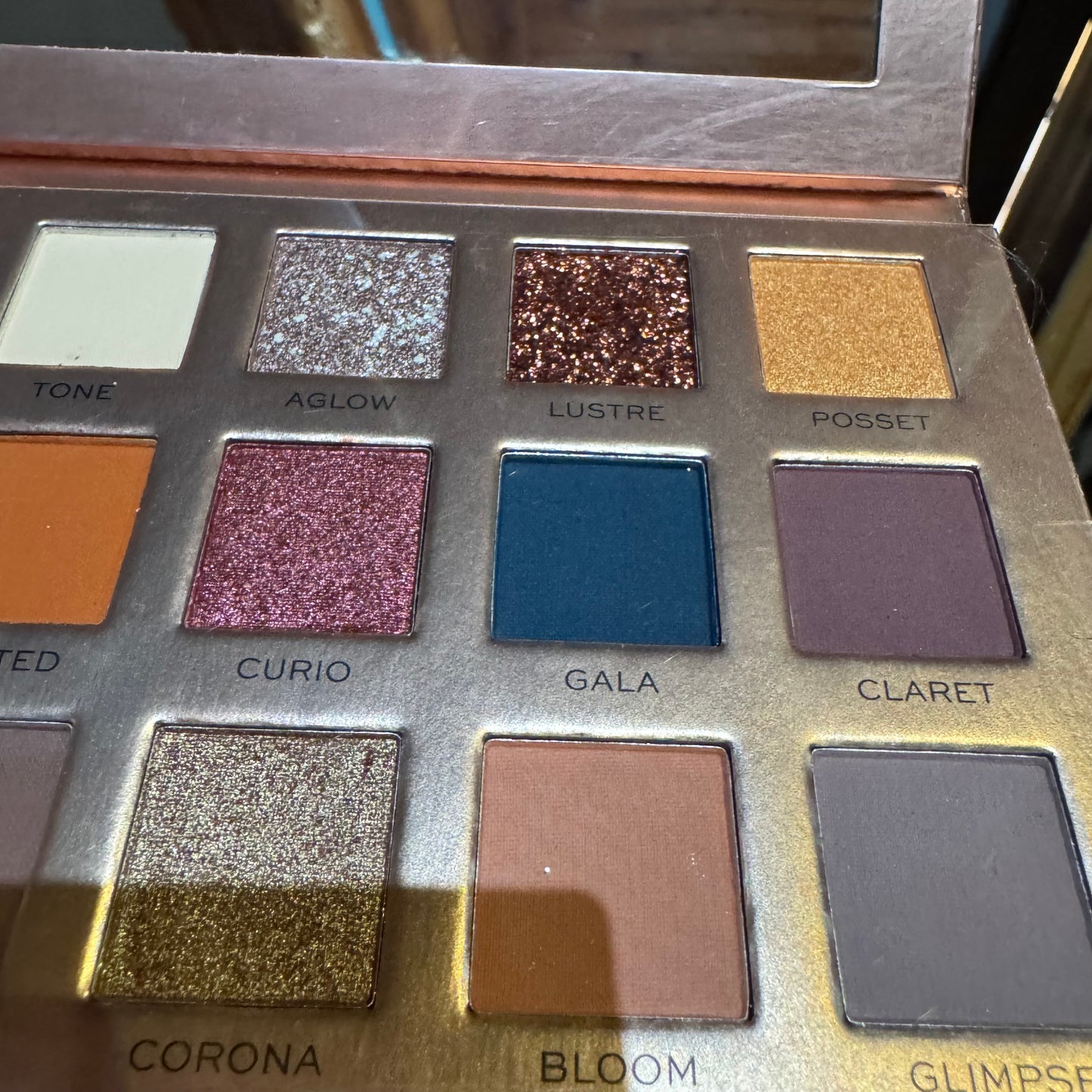 New neutrals blushed eyeshadow palette