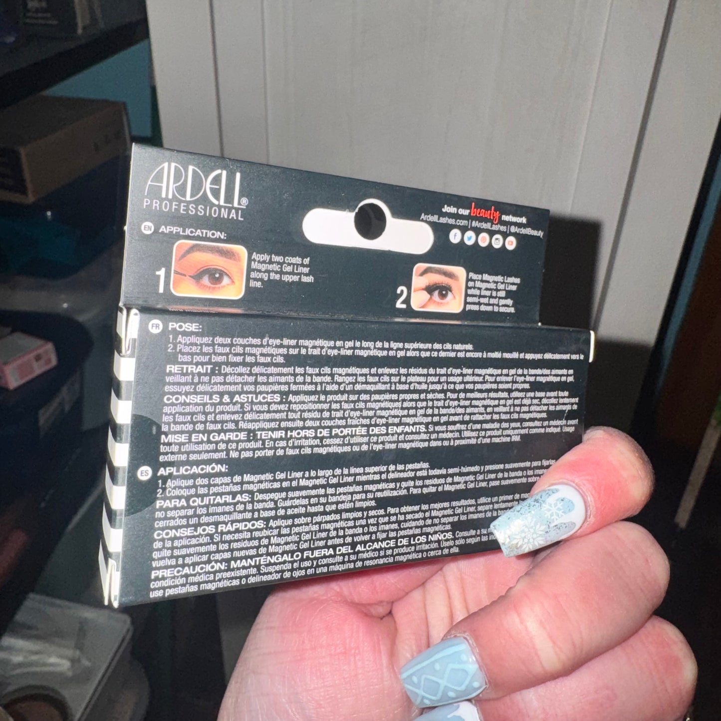 Magnetic lash bundle