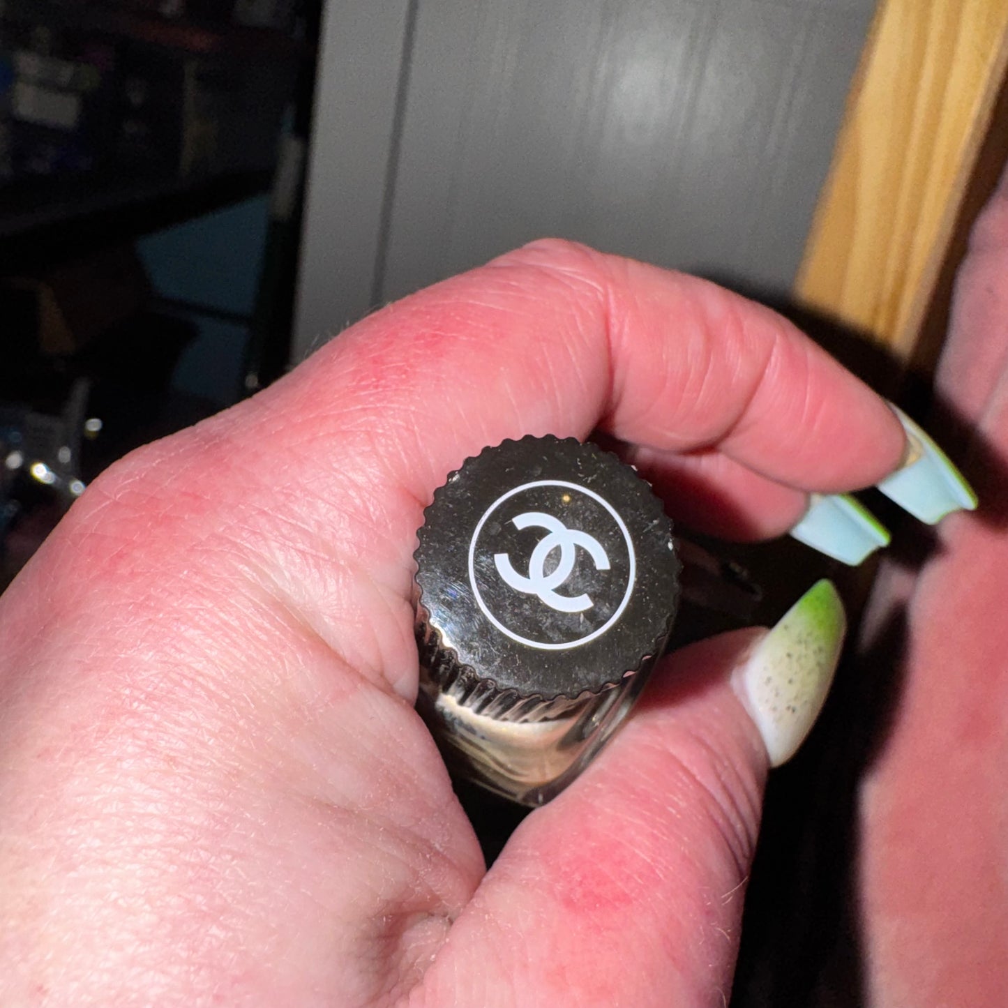 Chanel Le Vernis nail color