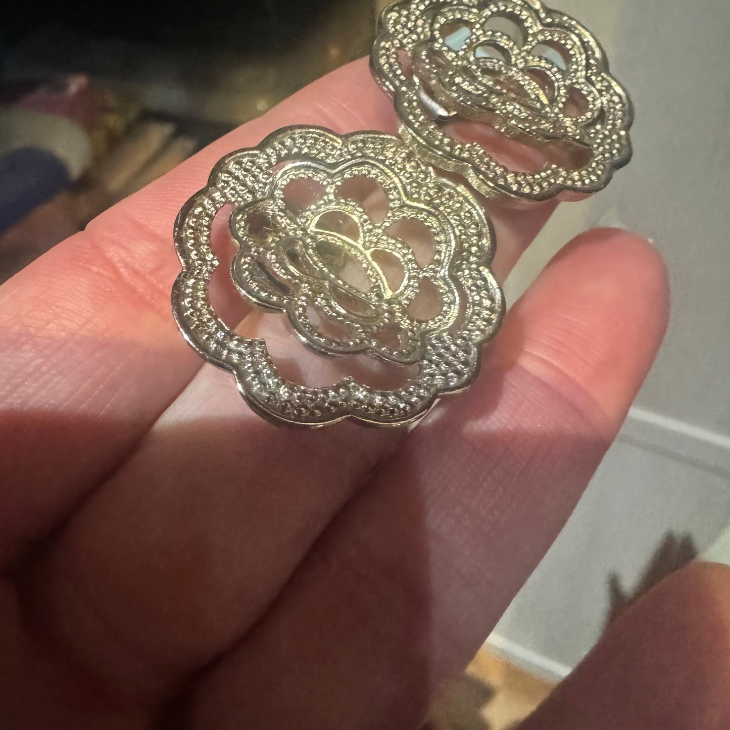 Vintage Avon texture dimension earrings