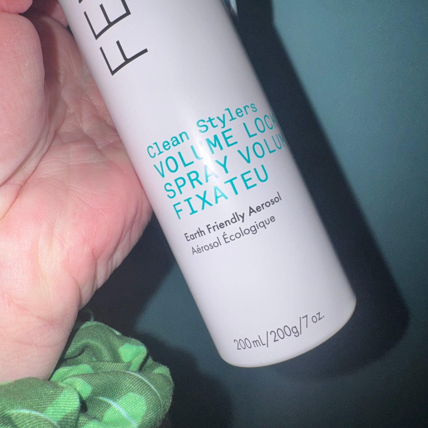 Volume lock spray