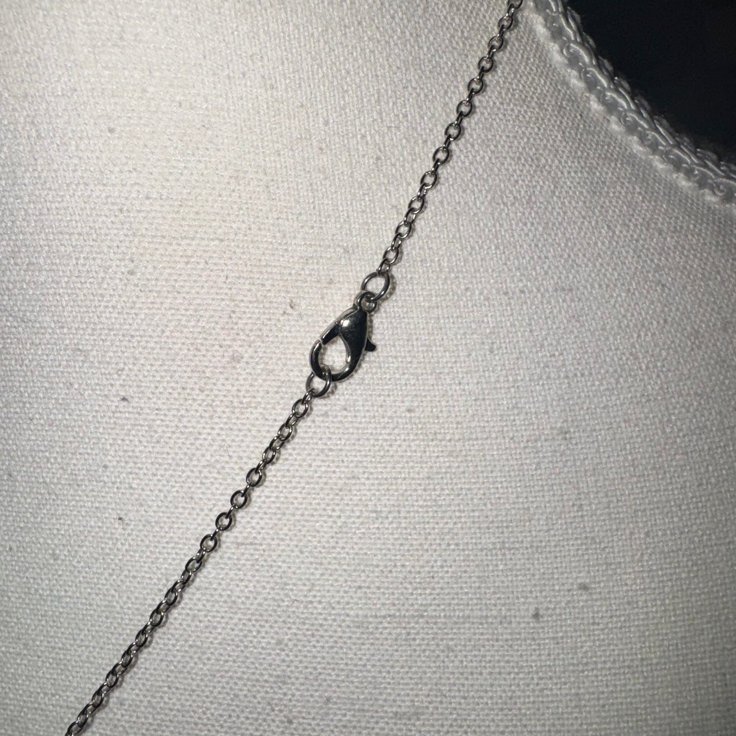 Floral pendant necklace