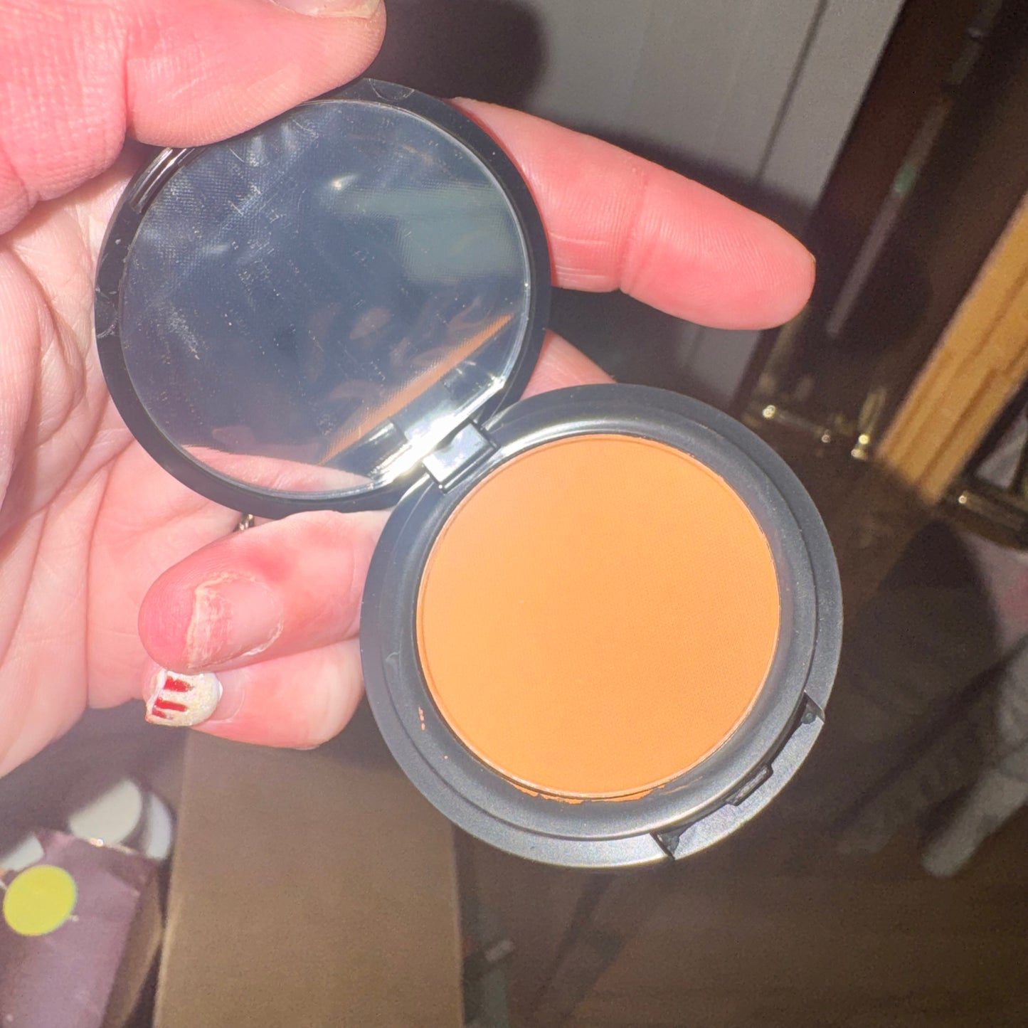 Matte bronzer