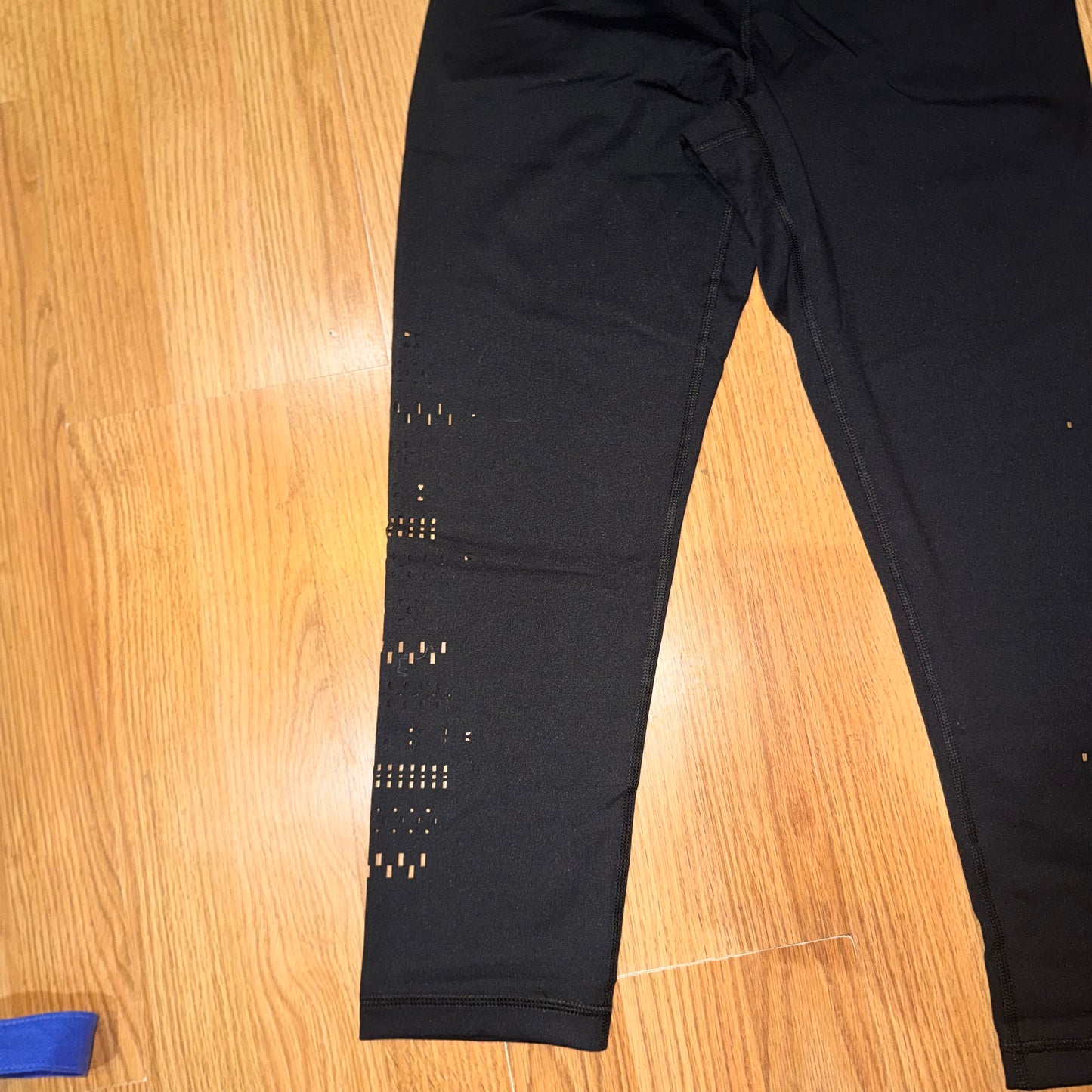 Cut out design black yogalicious leggings