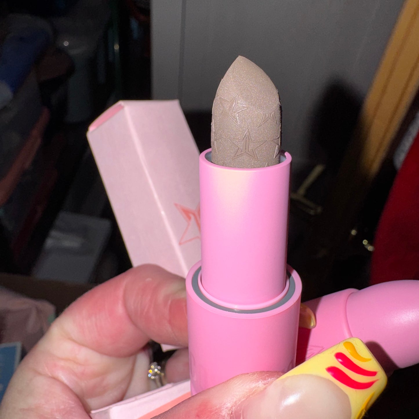 Velvet trap lipstick