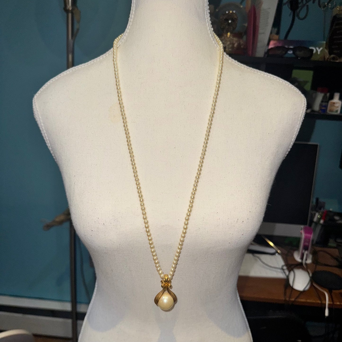 Vintage Avon caged pearl necklace