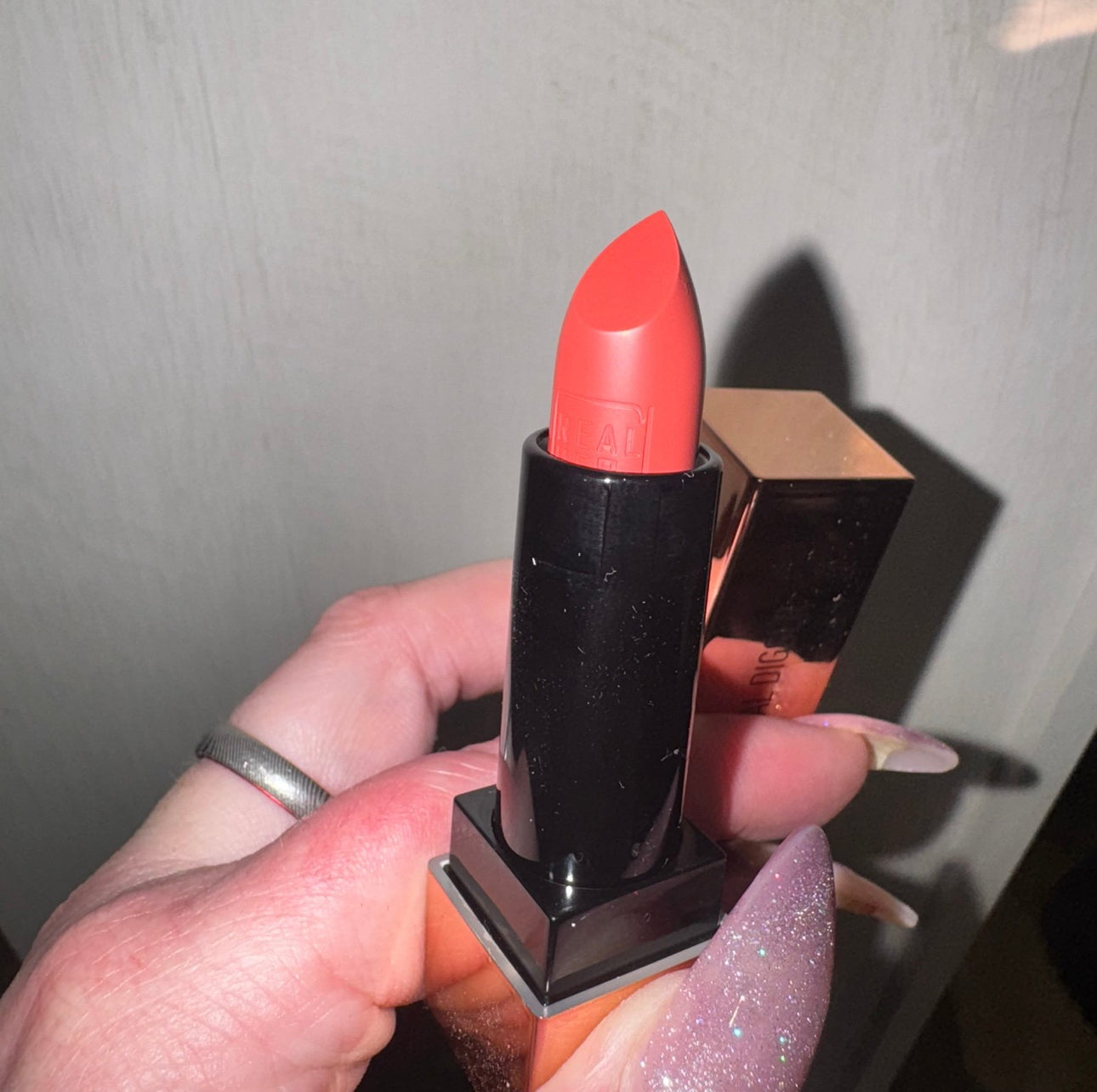 Moisturizing lipstick