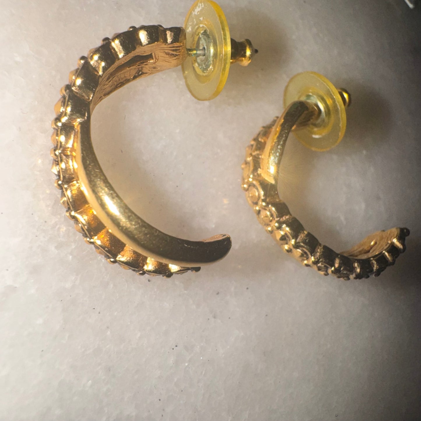 Vintage sparkling accents hoop earrings