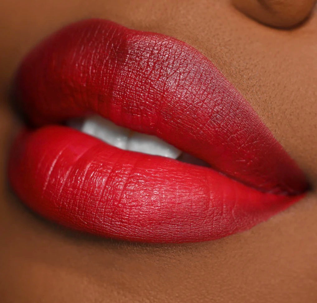 Long lasting liquid lipstick