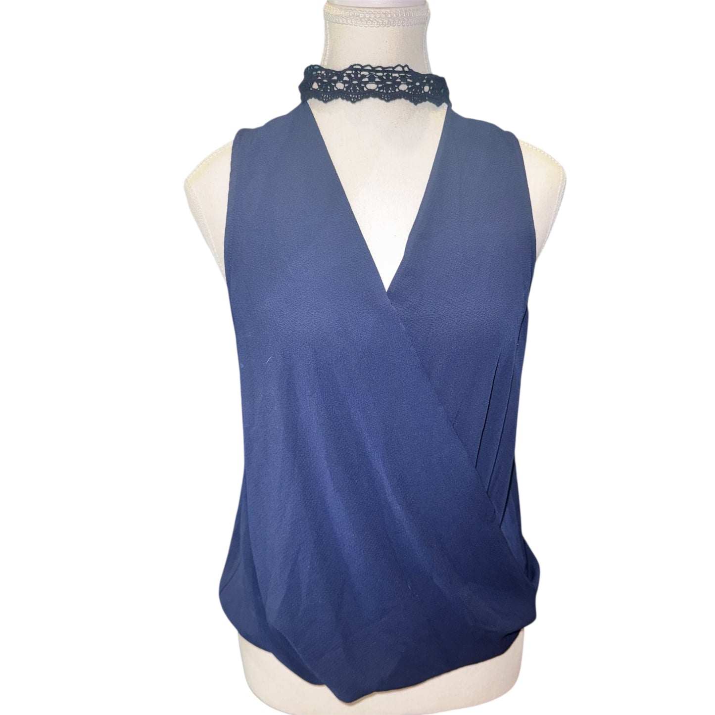 Surplice blouse with crochet choker