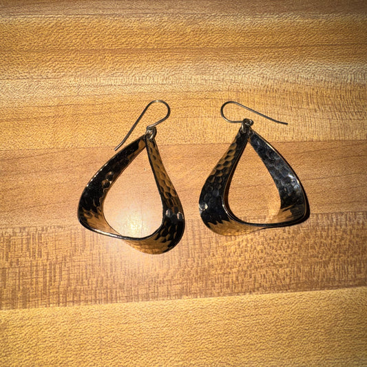 Vintage Avon textured loop earrings