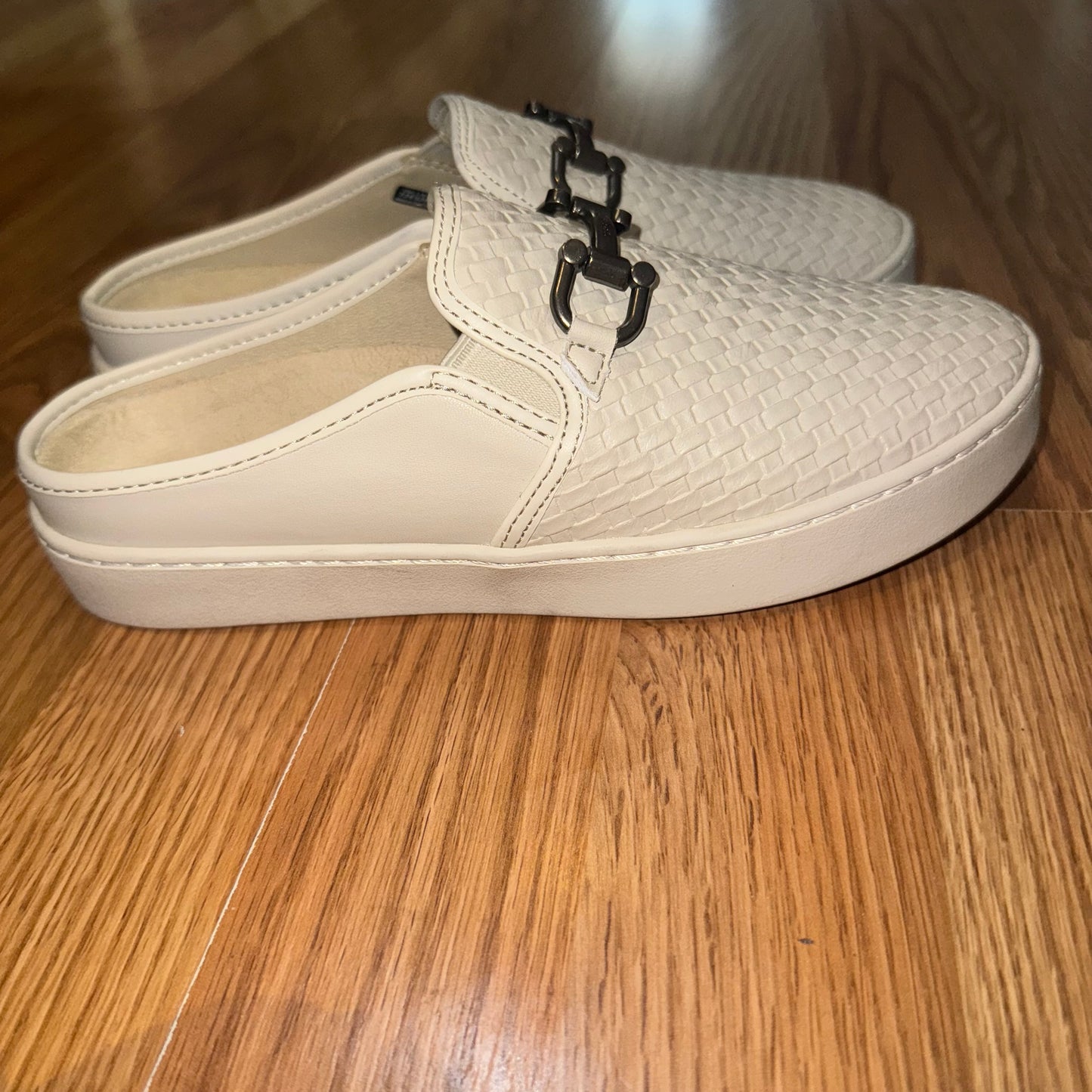 Mule shoes