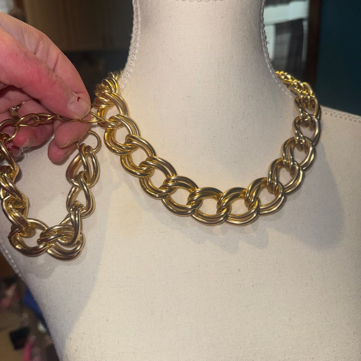 Vintage Avon necklace & bracelet set