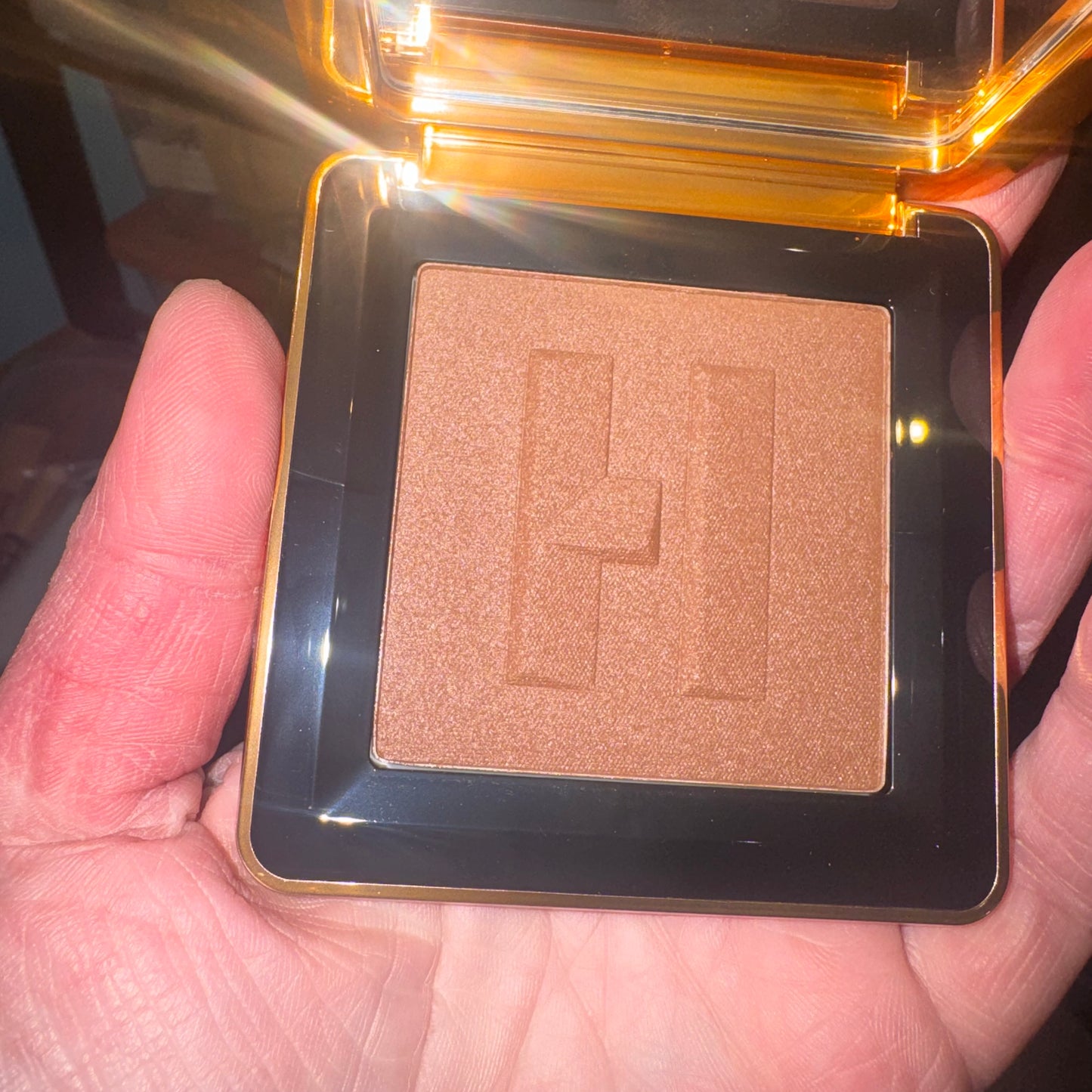 Power sculpt velvet bronzer