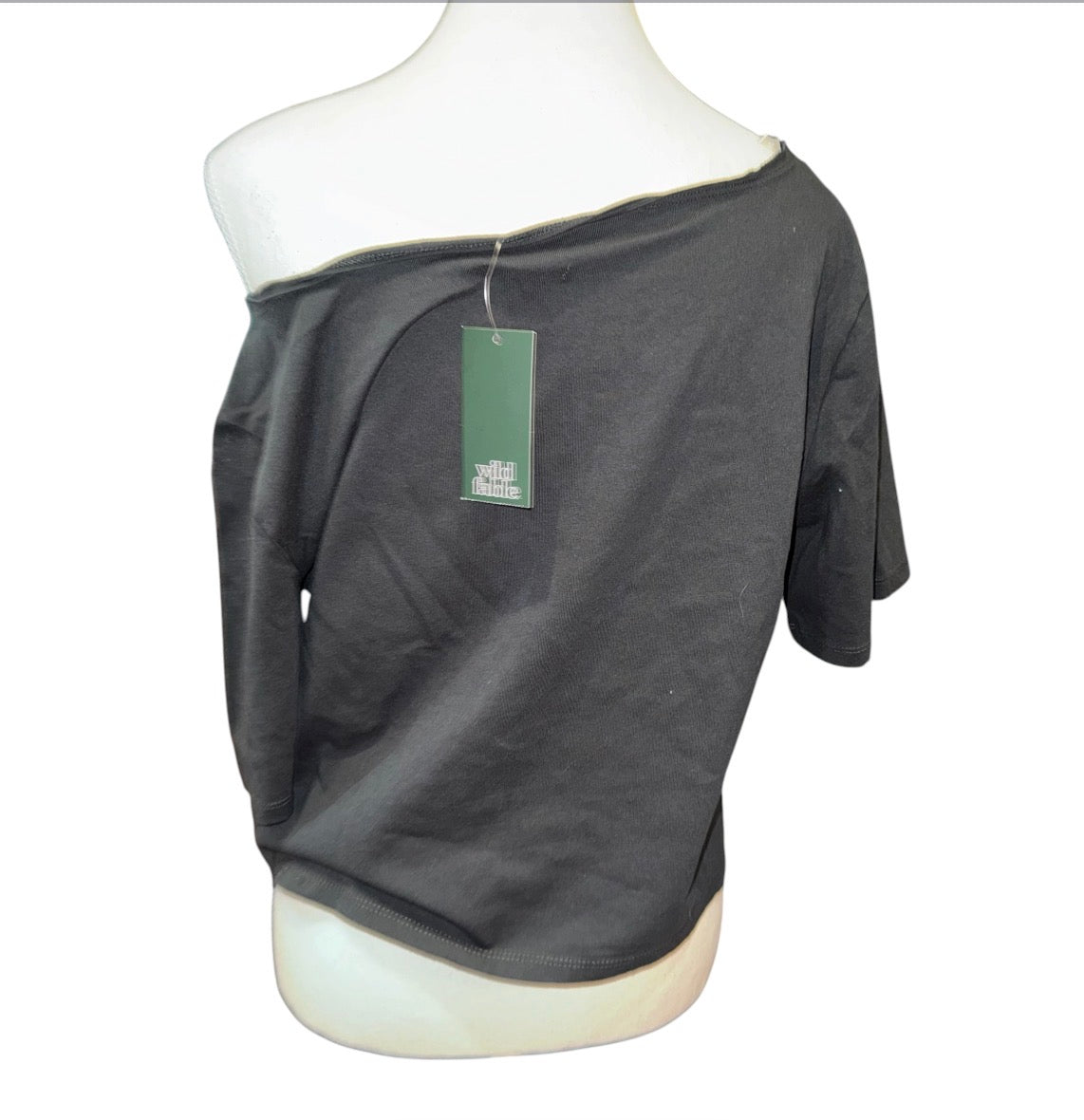 Off the shoulder tee