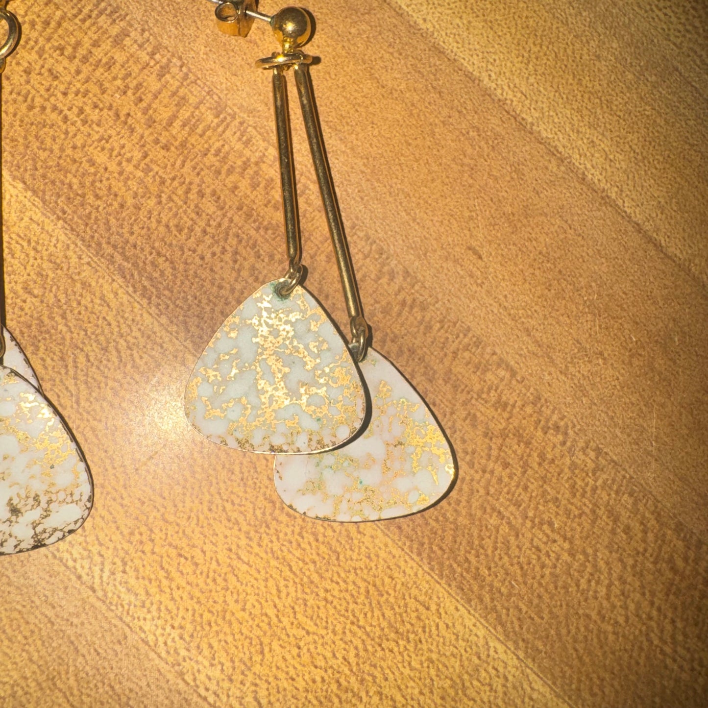 Vintage Avon chimes dangle earrings