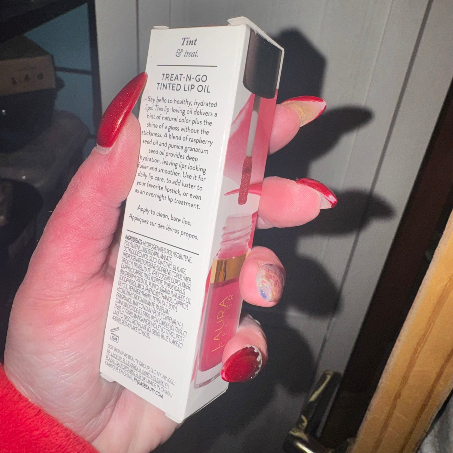 Tinted lip oil