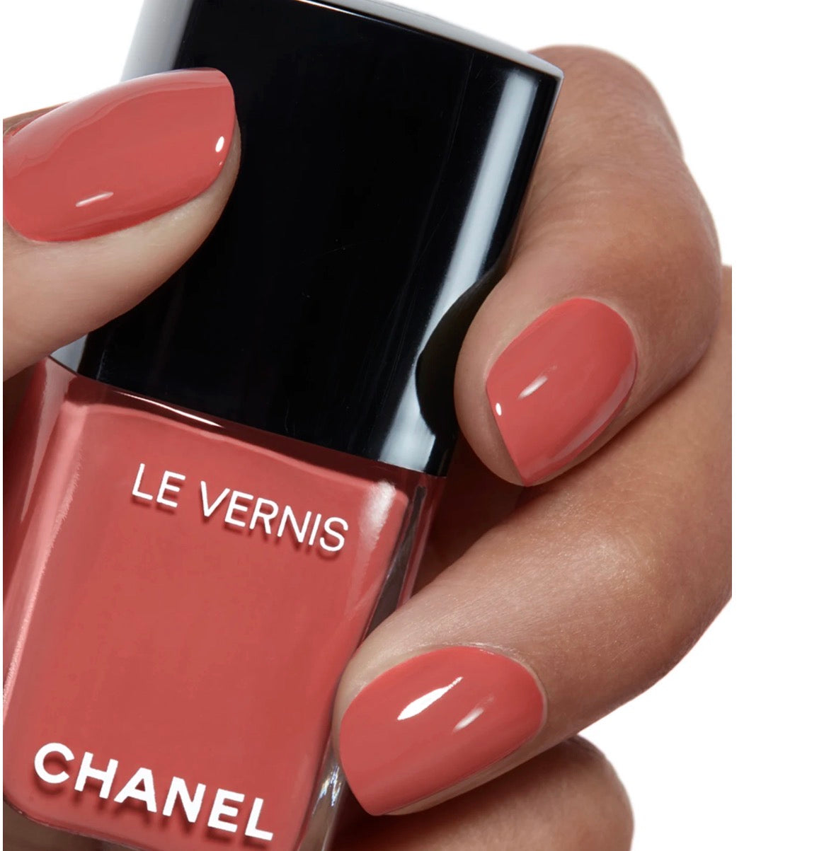 Chanel Le Vernis nail color