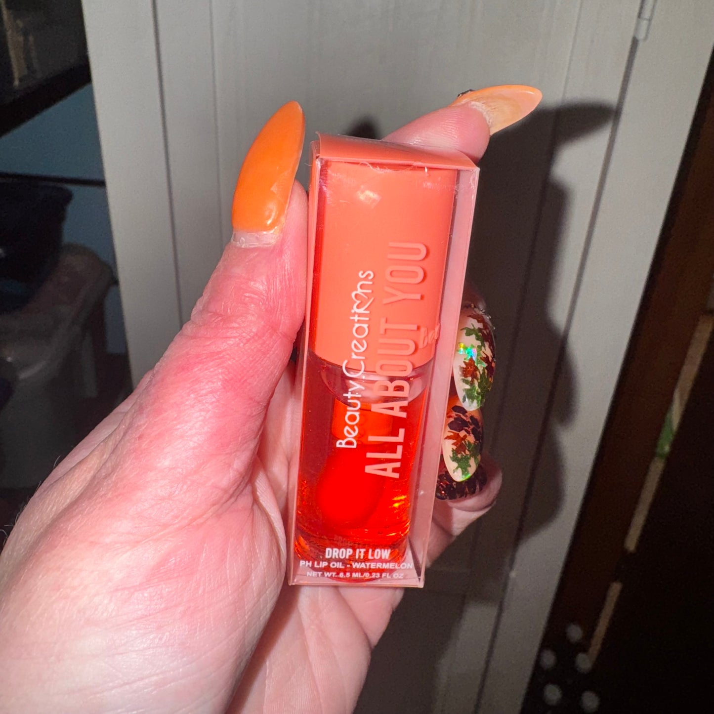 2 lip oils (2 brands)