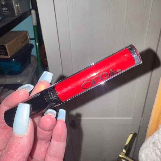 Long lasting liquid lipstick