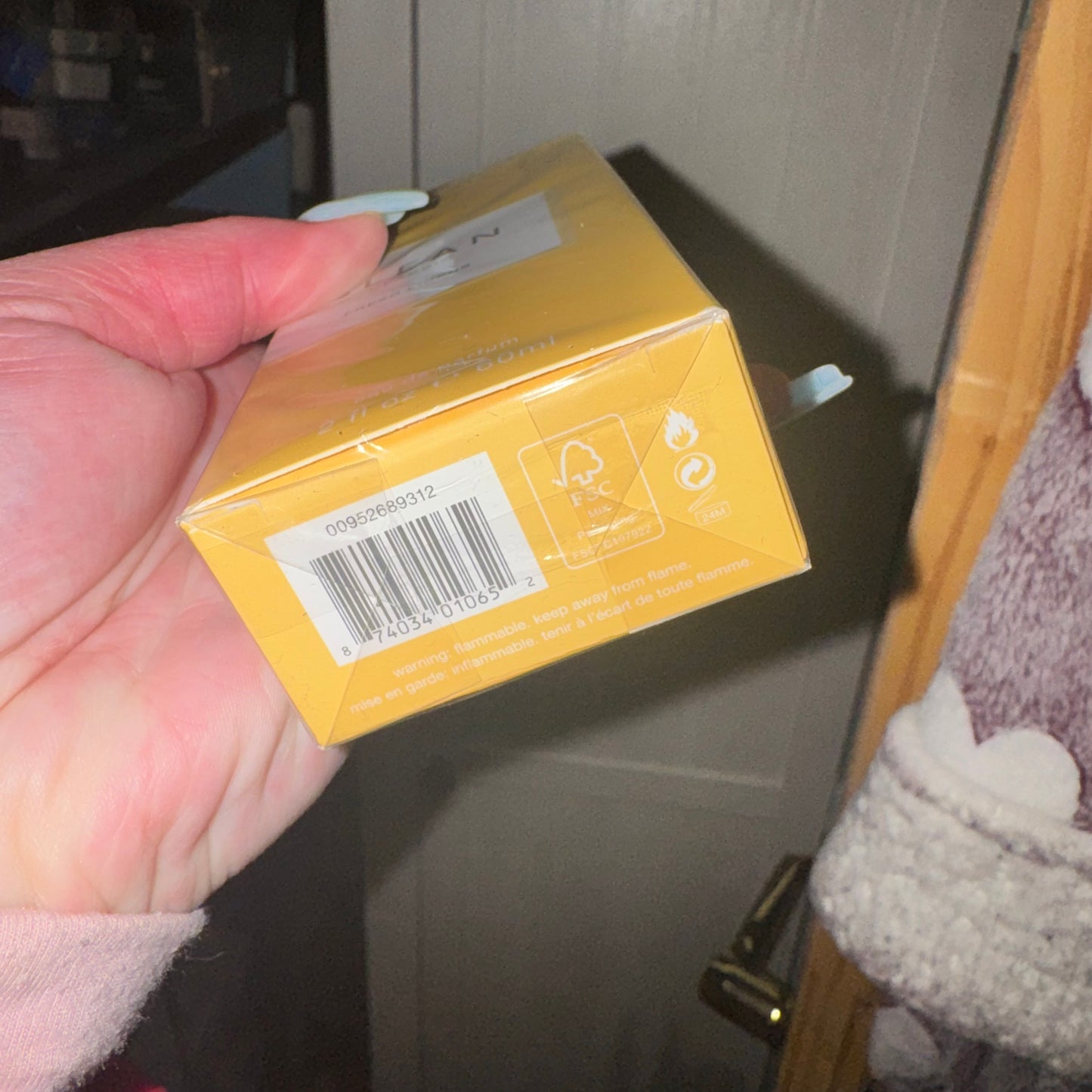 Fresh linens perfume