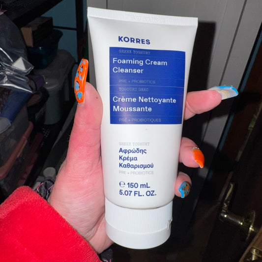 Greek yoghurt cream foaming cleanser