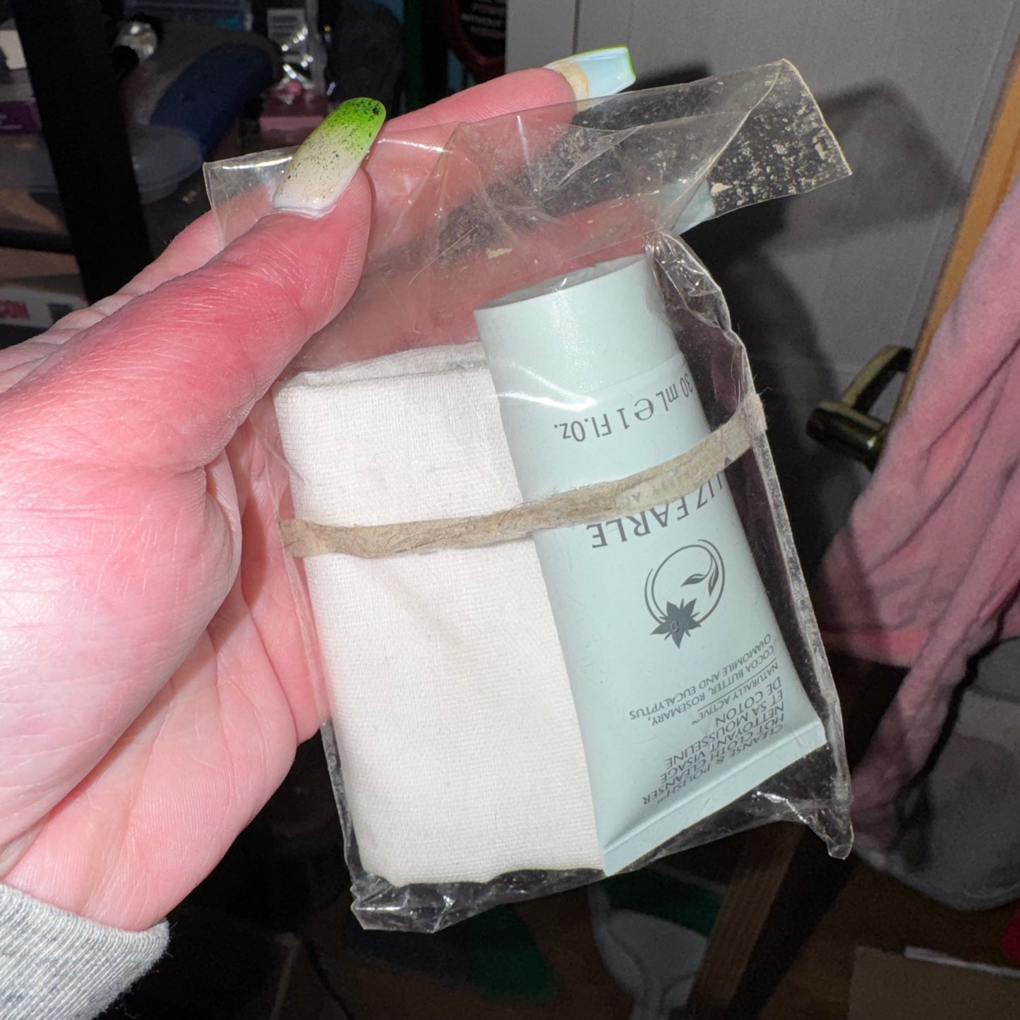Cleanse & polish hot cloth cleanser