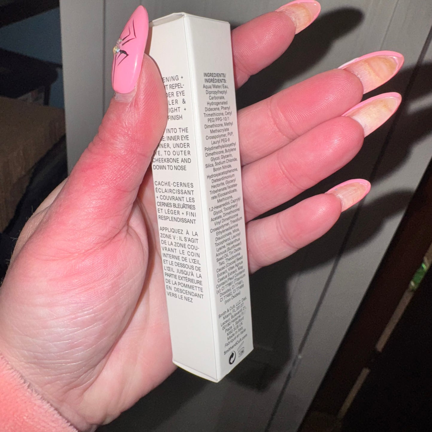Light diffusing concealer