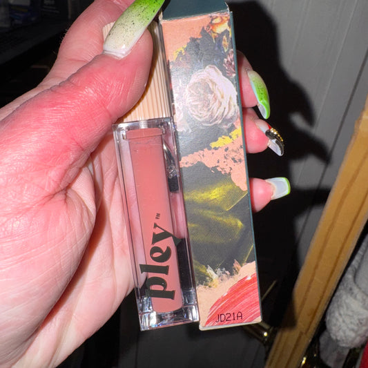 Lust & found lip gloss lacquer