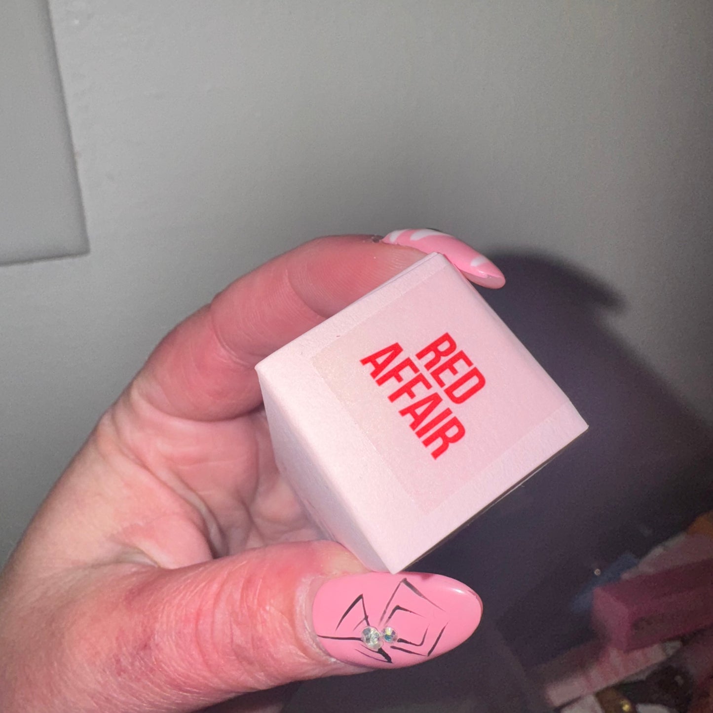 Velvet trap lipstick