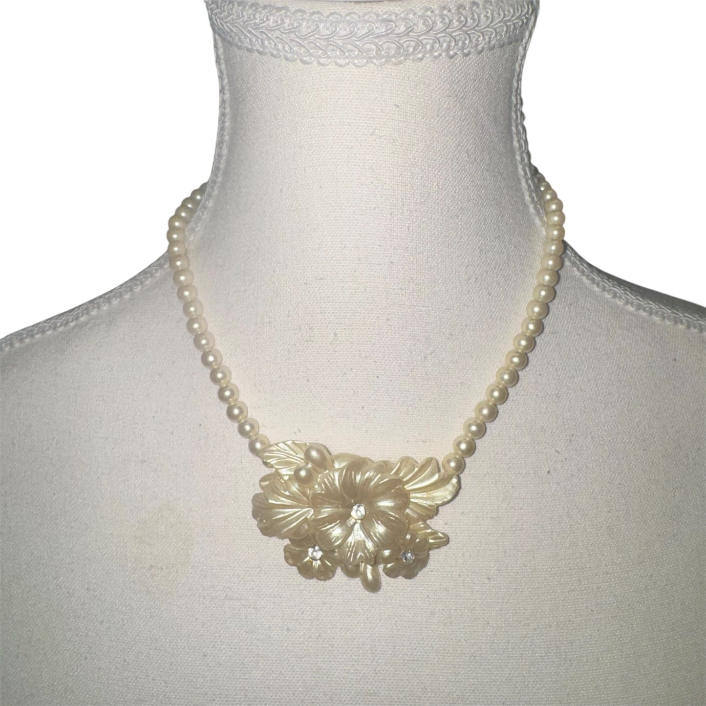 Vintage frosted petal necklace