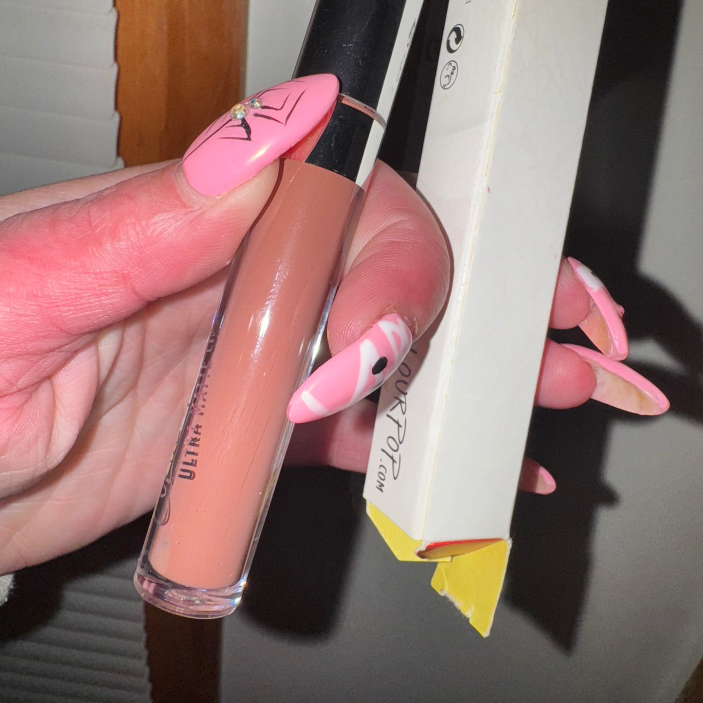 Ultra matte lipstick