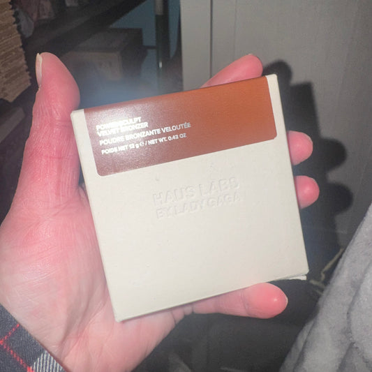 Power sculpt velvet bronzer