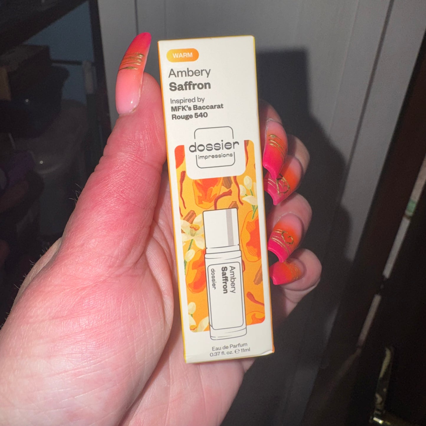Ambery saffron perfume