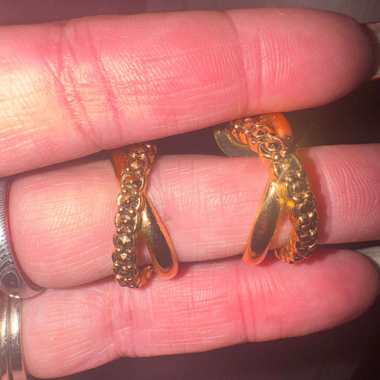 Vintage sparkling accents hoop earrings
