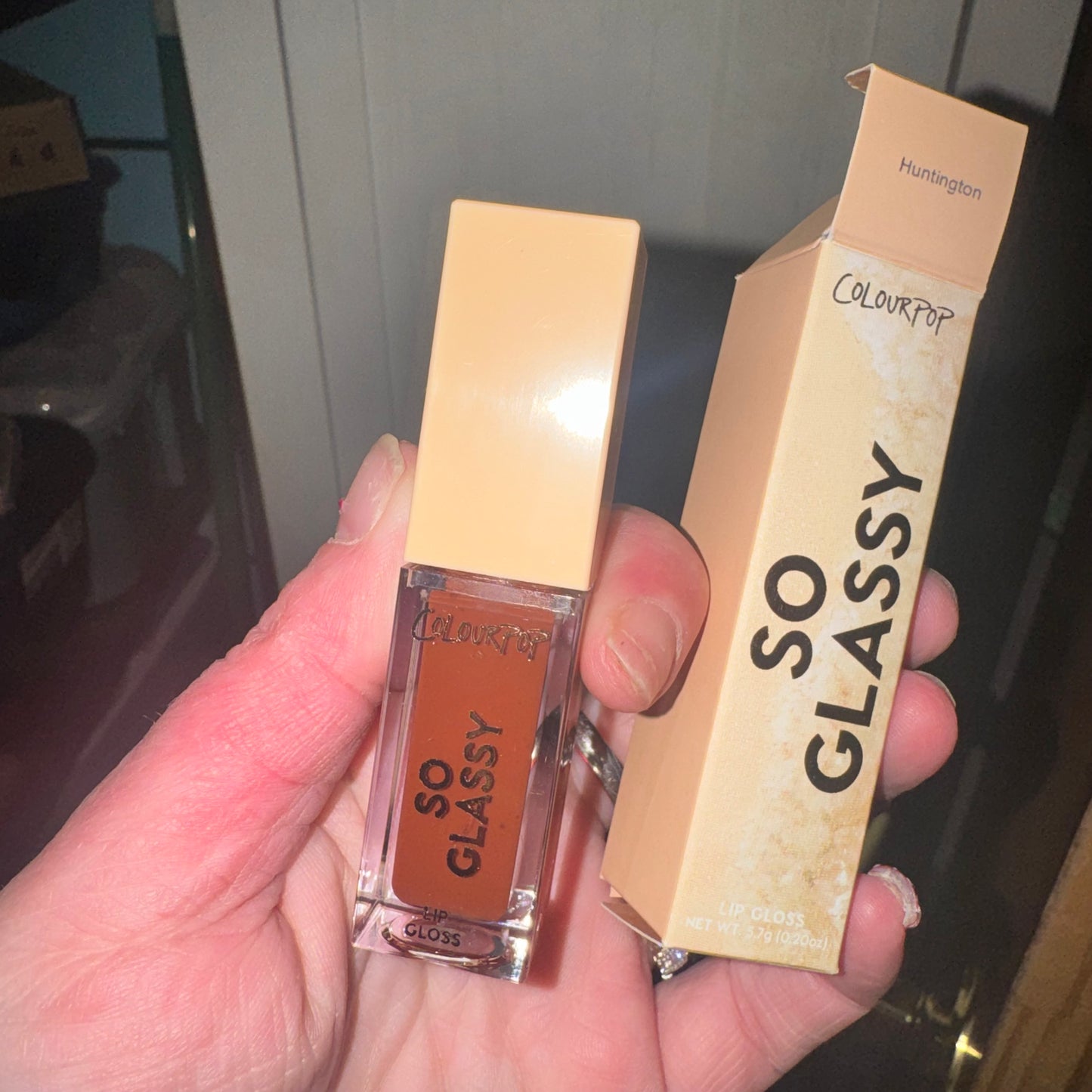So glassy lip gloss