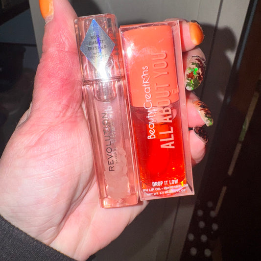 2 lip oils (2 brands)