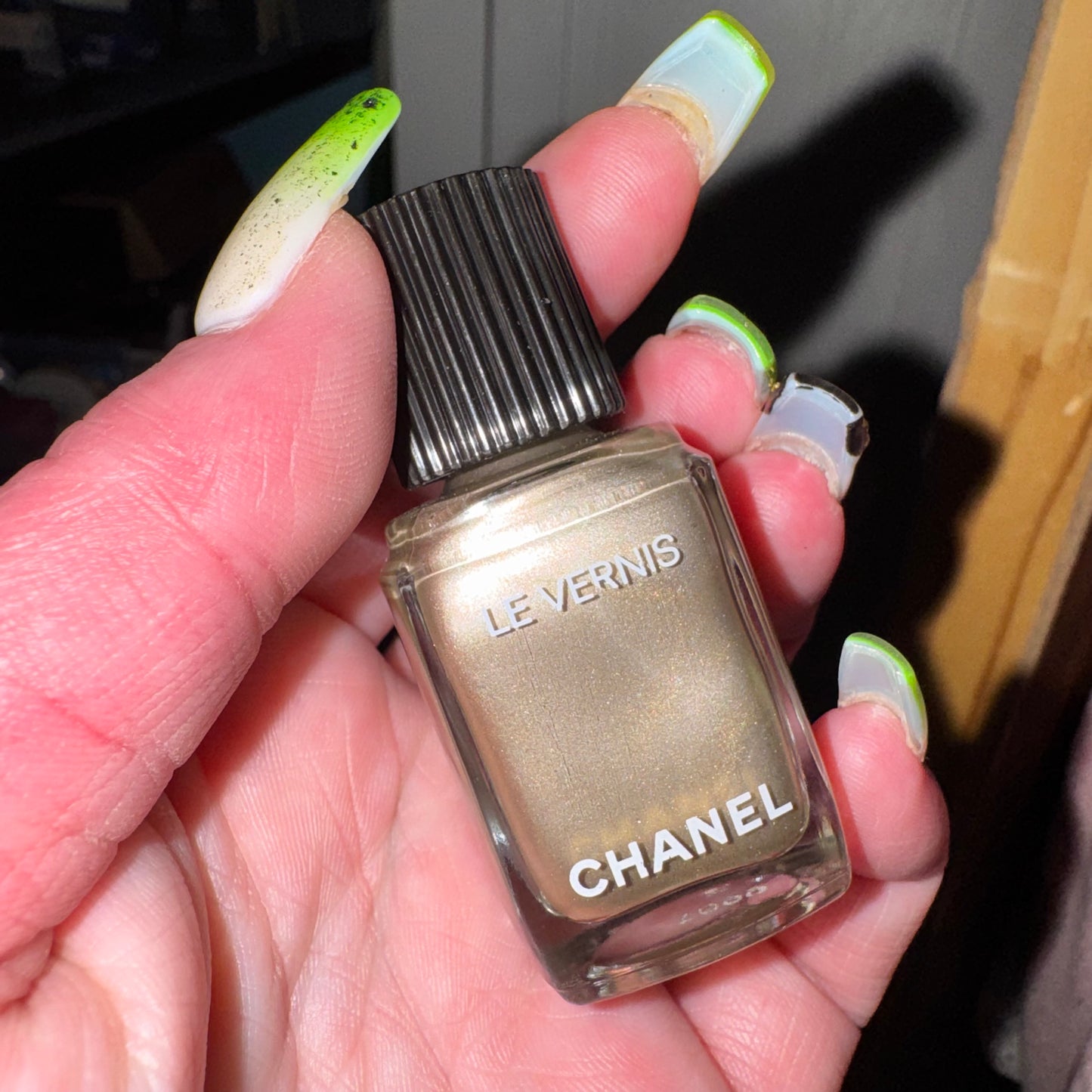 Chanel Le Vernis nail color