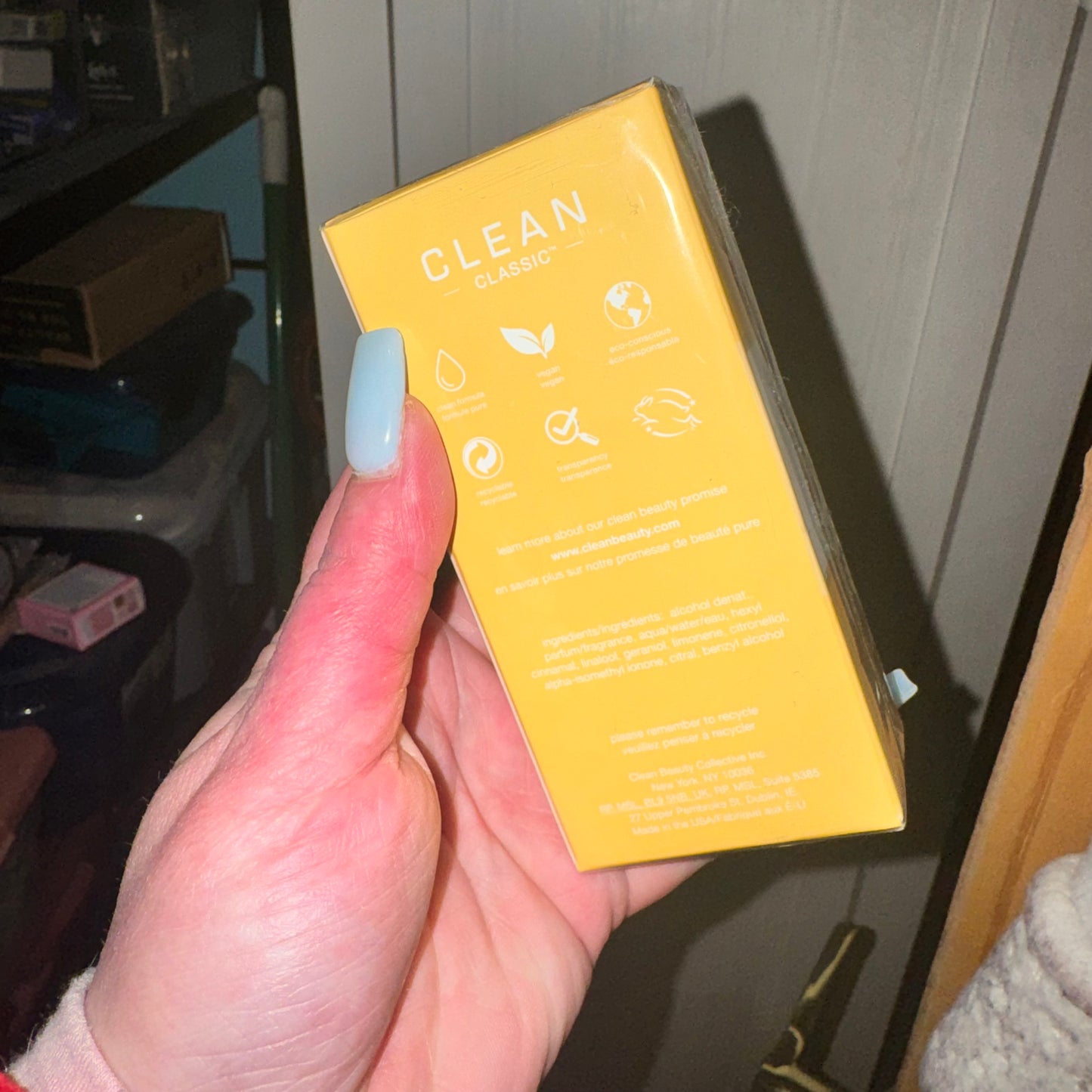Fresh linens perfume