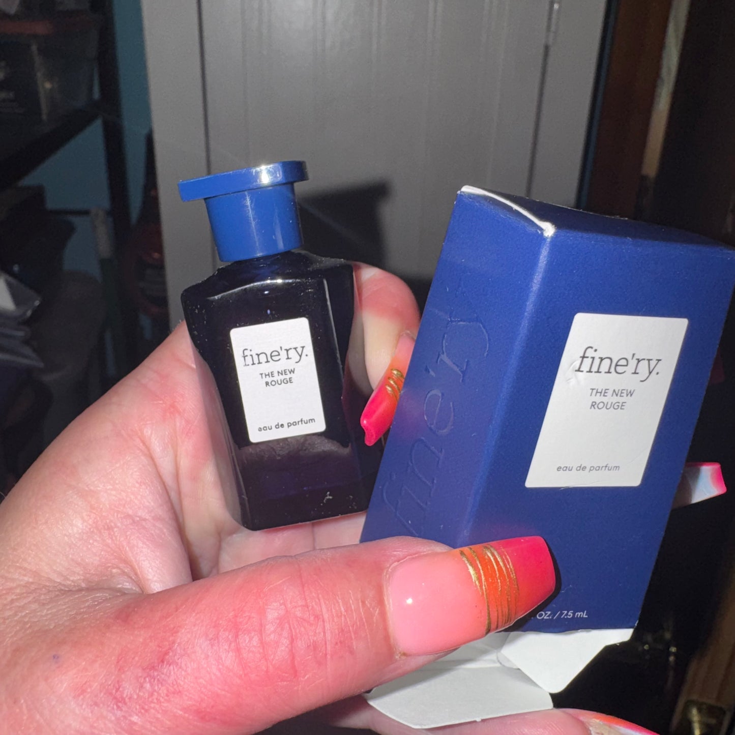 The new rouge fragrance dabber