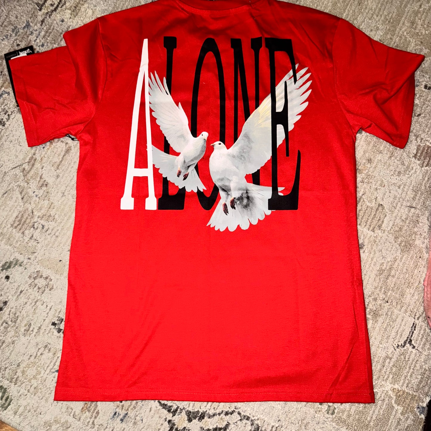 Men’s graphic dove tee