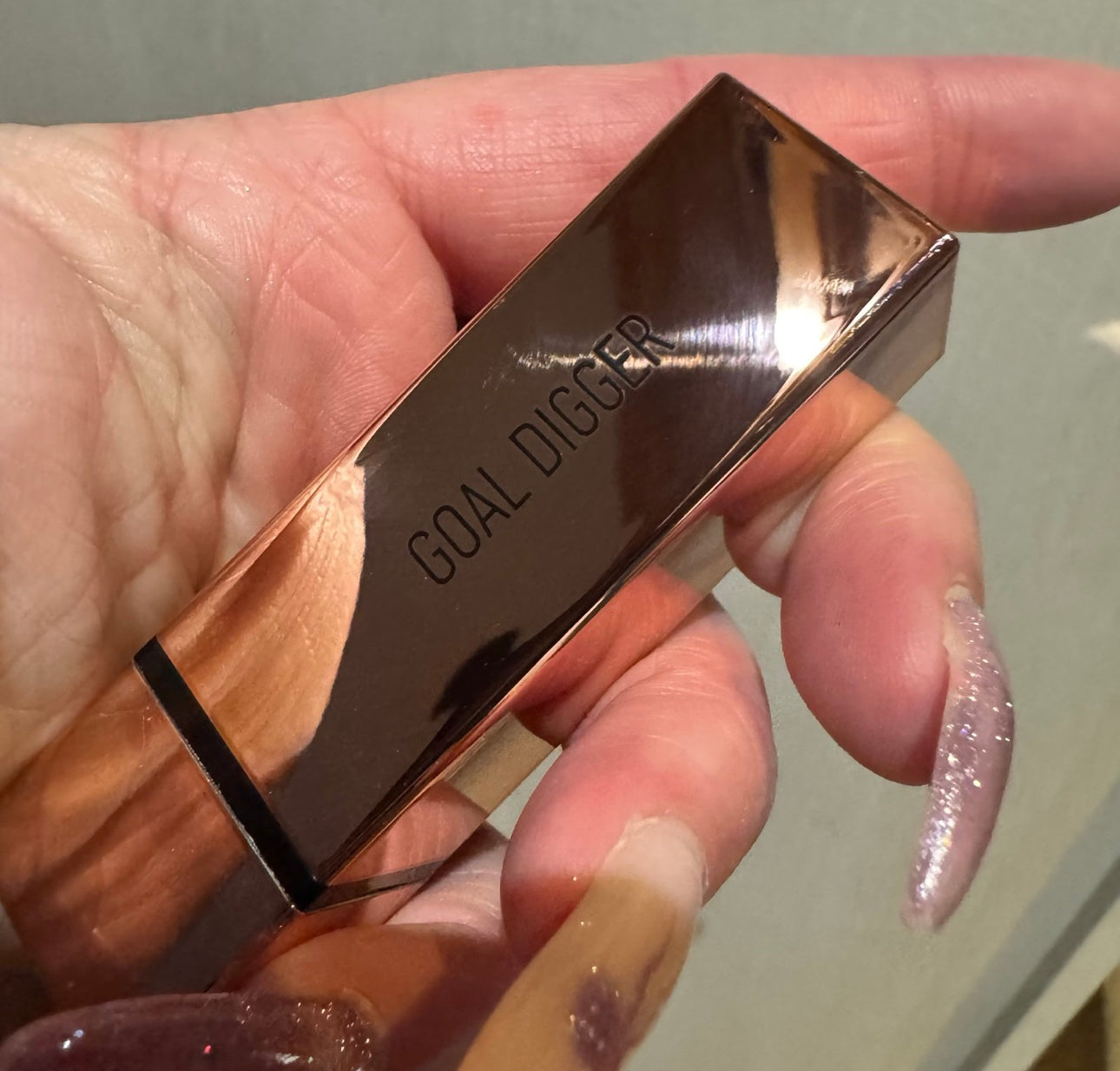 Moisturizing lipstick