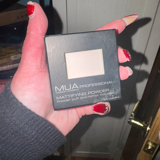 Mattifying pressed powder