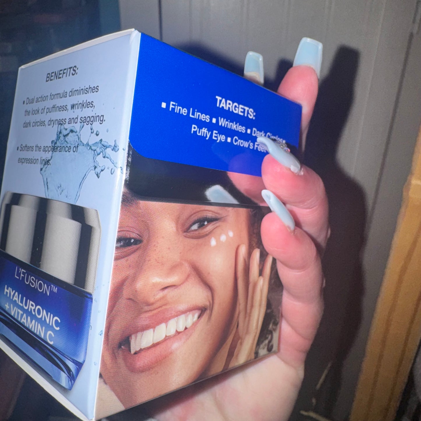 Hyaluronic eye cream