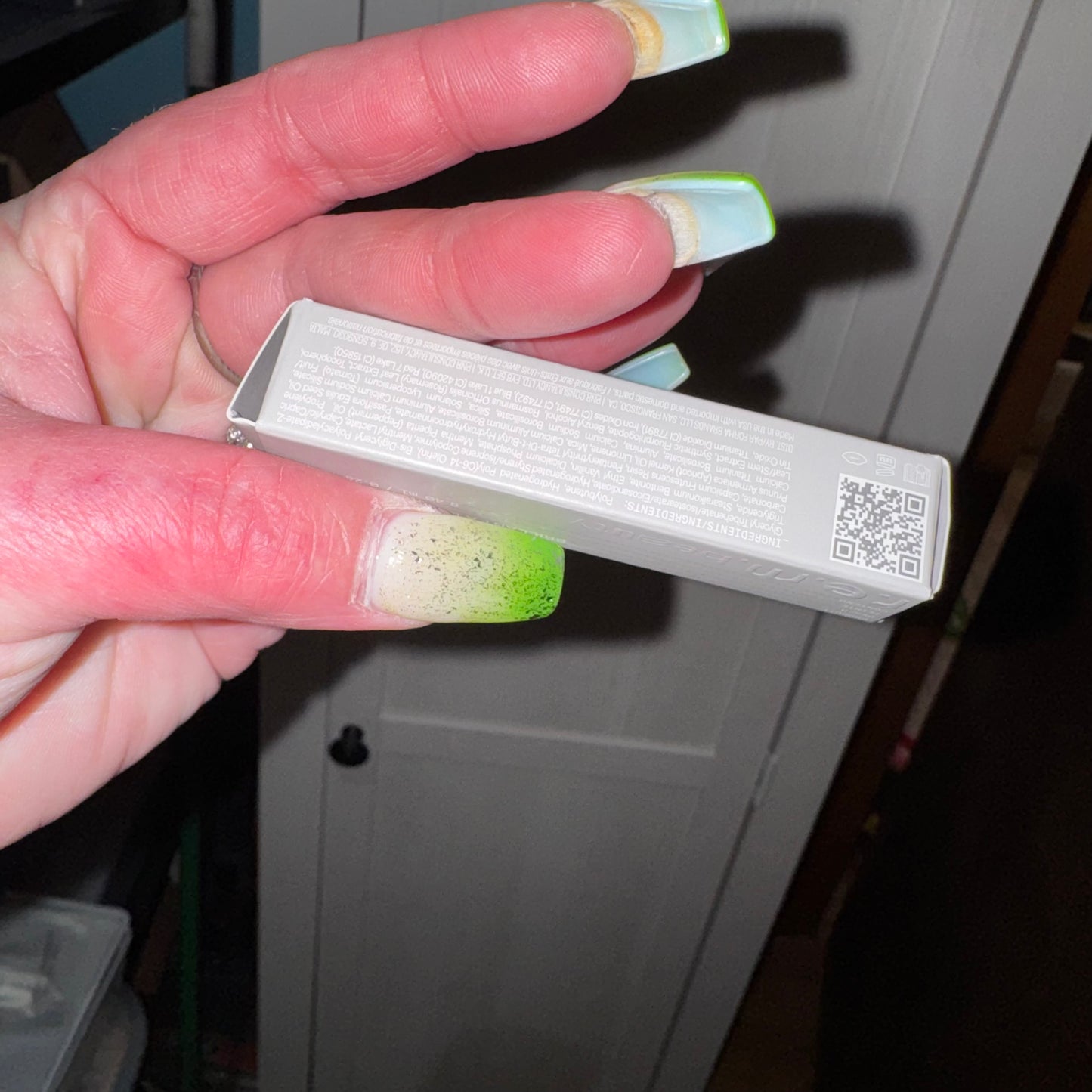 Lip plumping gloss