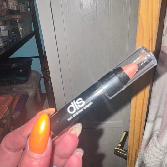 Eyeshadow crayon