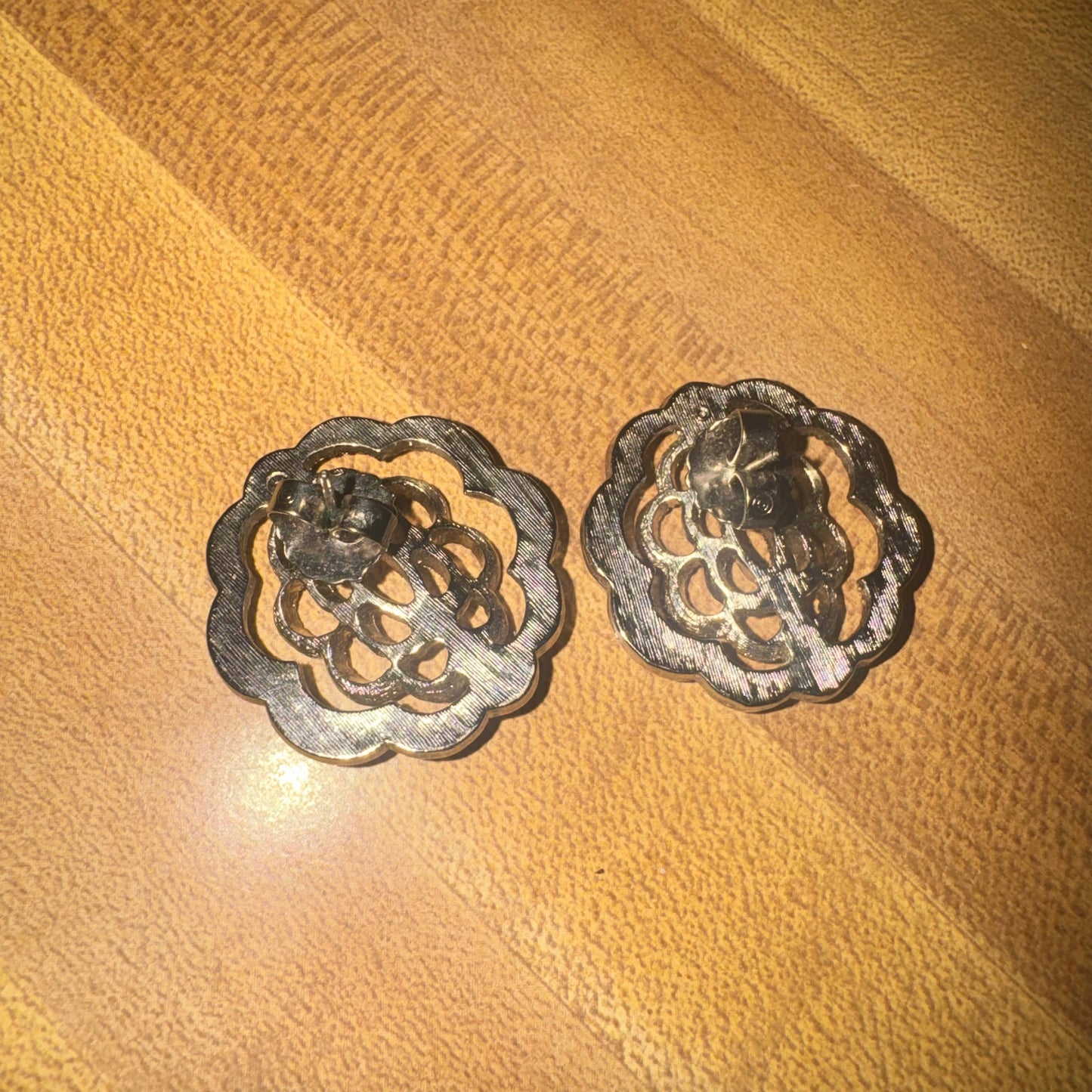 Vintage Avon texture dimension earrings