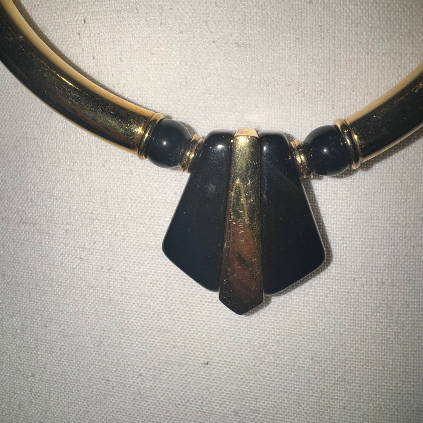 Vintage Avon modern elegance necklace