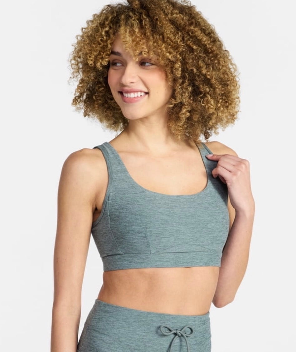 Butter core twist sports bra